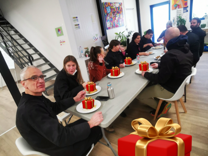 cadeau dans l'assiette chez un traiteur